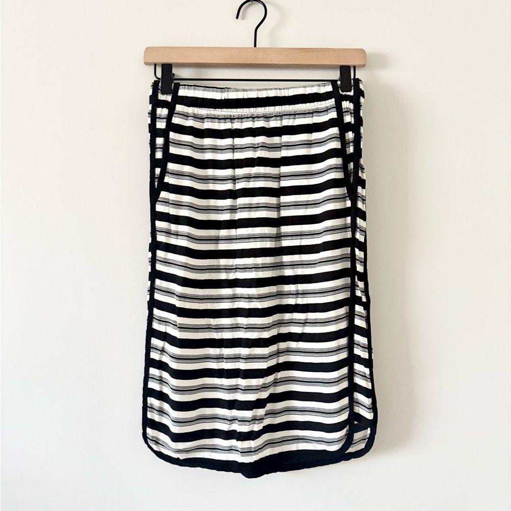 LOFT Pencil Skirt in Black White Gray Stripe Size XXS
